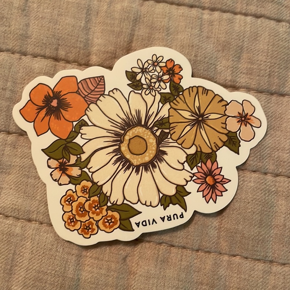 Pura Vida String Bracelet, 2 Stickers, 2 Silicone Straws, and PV Gift Box NWT - Picture 2 of 8